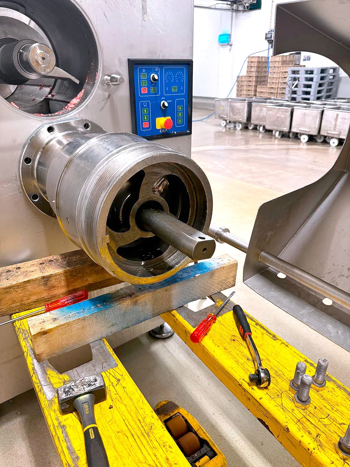 Nettoyage technique industriel : Hachoir à Viande Velati - défis